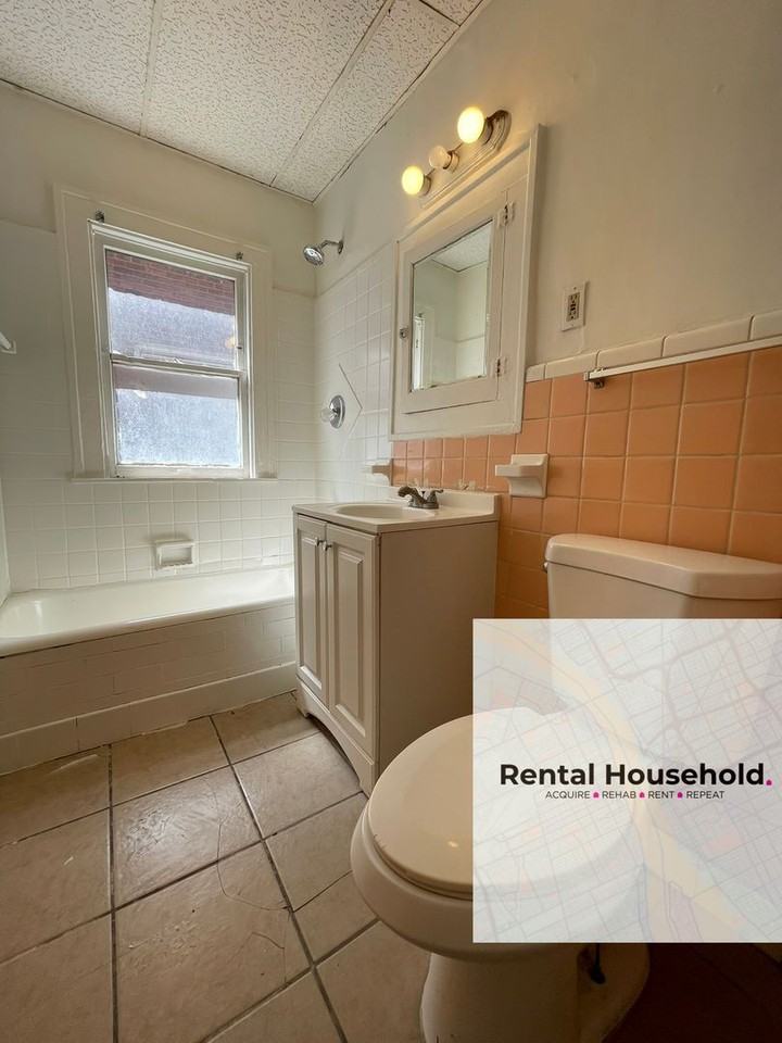 2649 Pasadena St - Photo 2 of 5