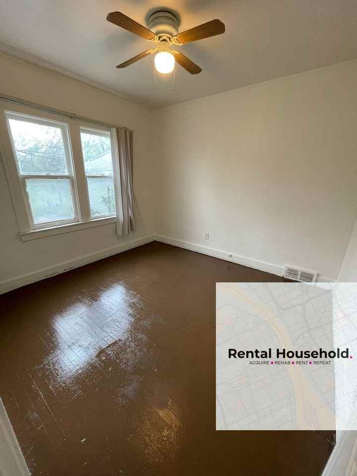 2649 Pasadena St - Photo 3 of 5