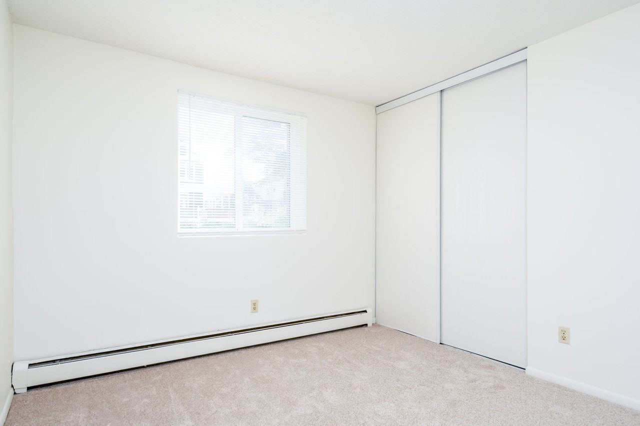 2600 Bryant Ave S - Photo 5 of 28