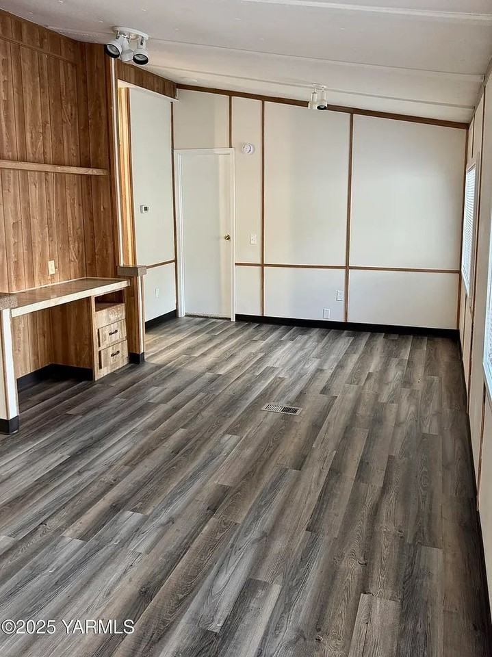 Naches Mobile Court - Photo 3 of 35