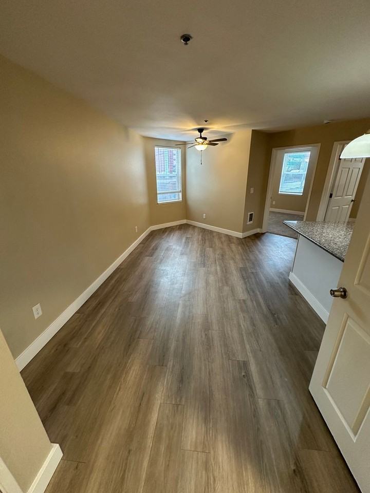 121 Nw 21st St #9 - Photo 4 of 13