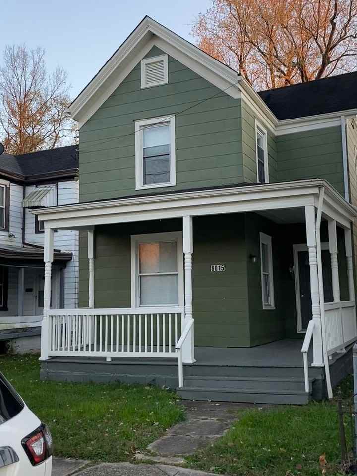 6015 Desmond St - Photo 2 of 41