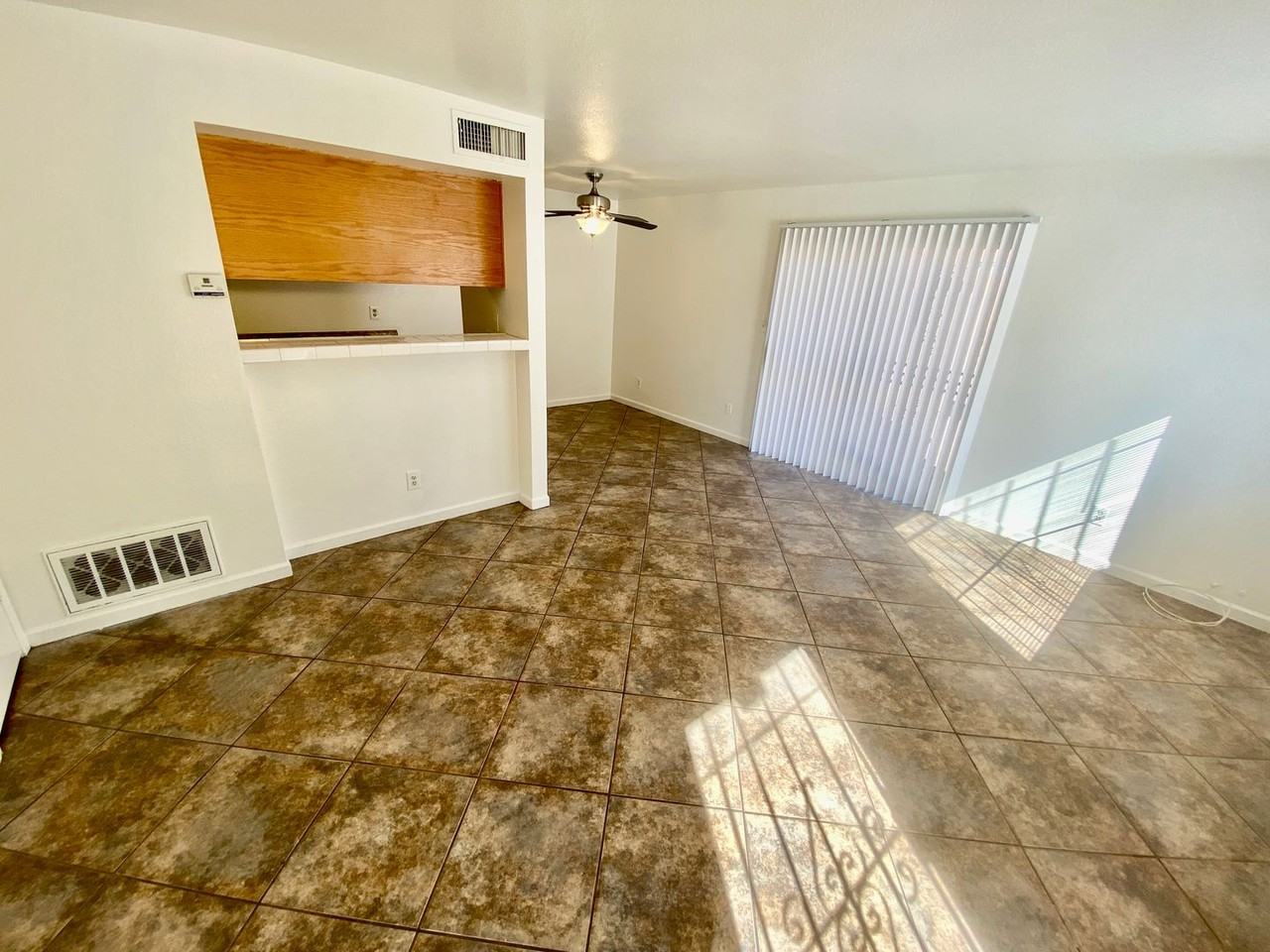 4510 E Wood St - Photo 3 of 18