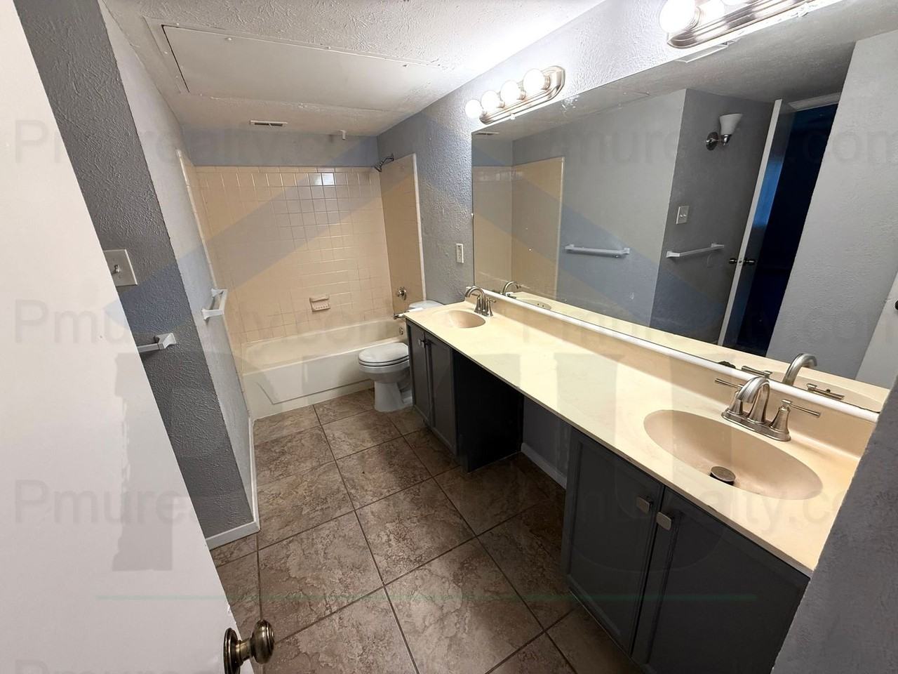 7205 Pineberry Rd - Photo 4 of 8