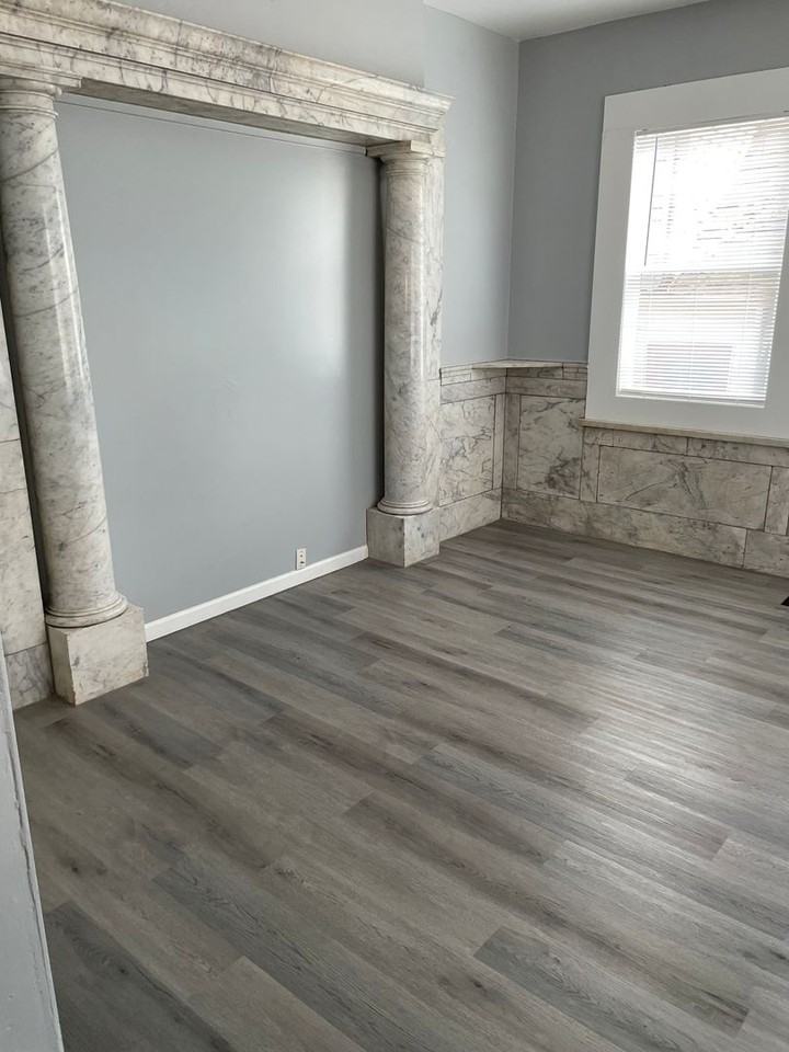 5742 25th Avenue NE - Photo 3 of 18