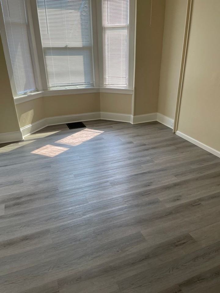 5742 25th Avenue NE - Photo 5 of 18