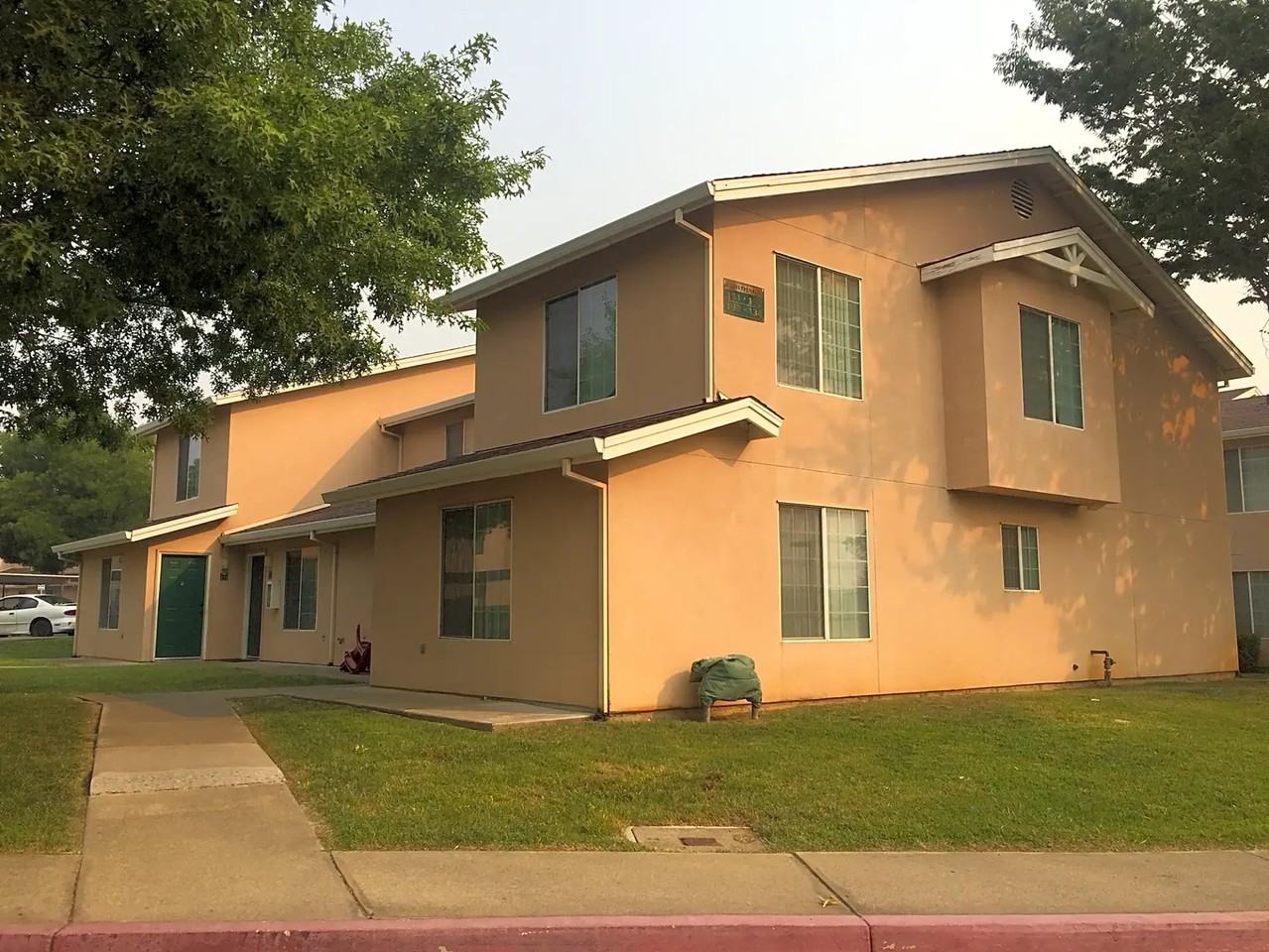 Tara Hills Garden - Photo 2 of 7