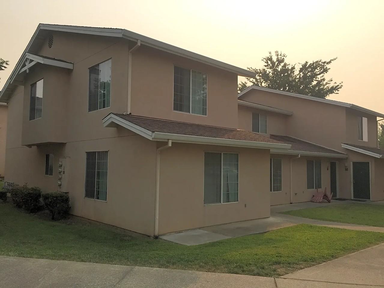 Tara Hills Garden - Photo 5 of 7