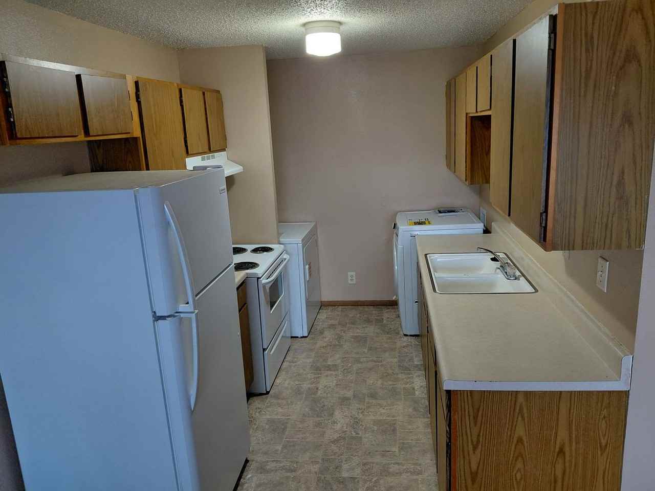 East Terrace Apts - Photo 5 of 34