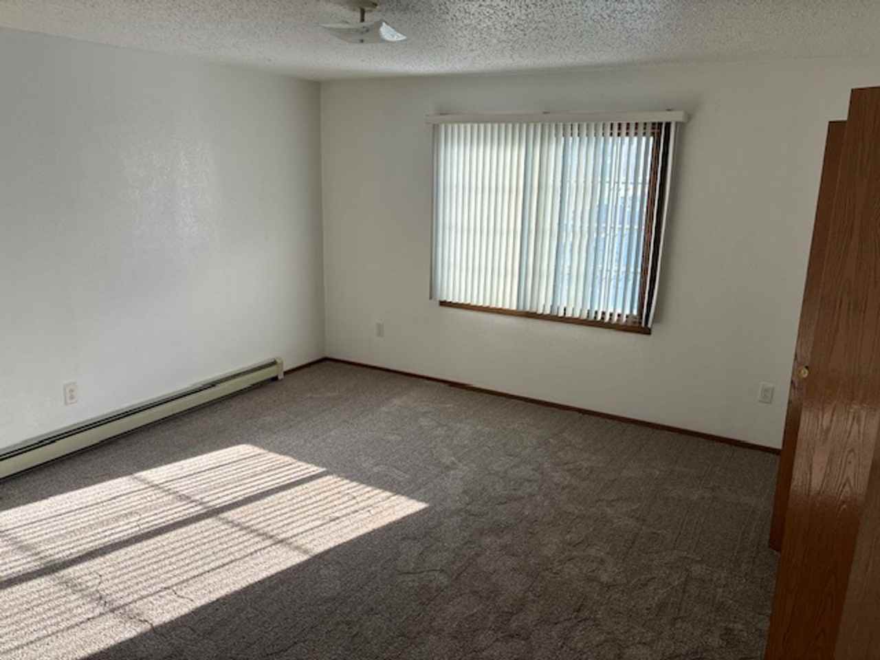 1720 North Grandview Lane - Photo 2 of 10