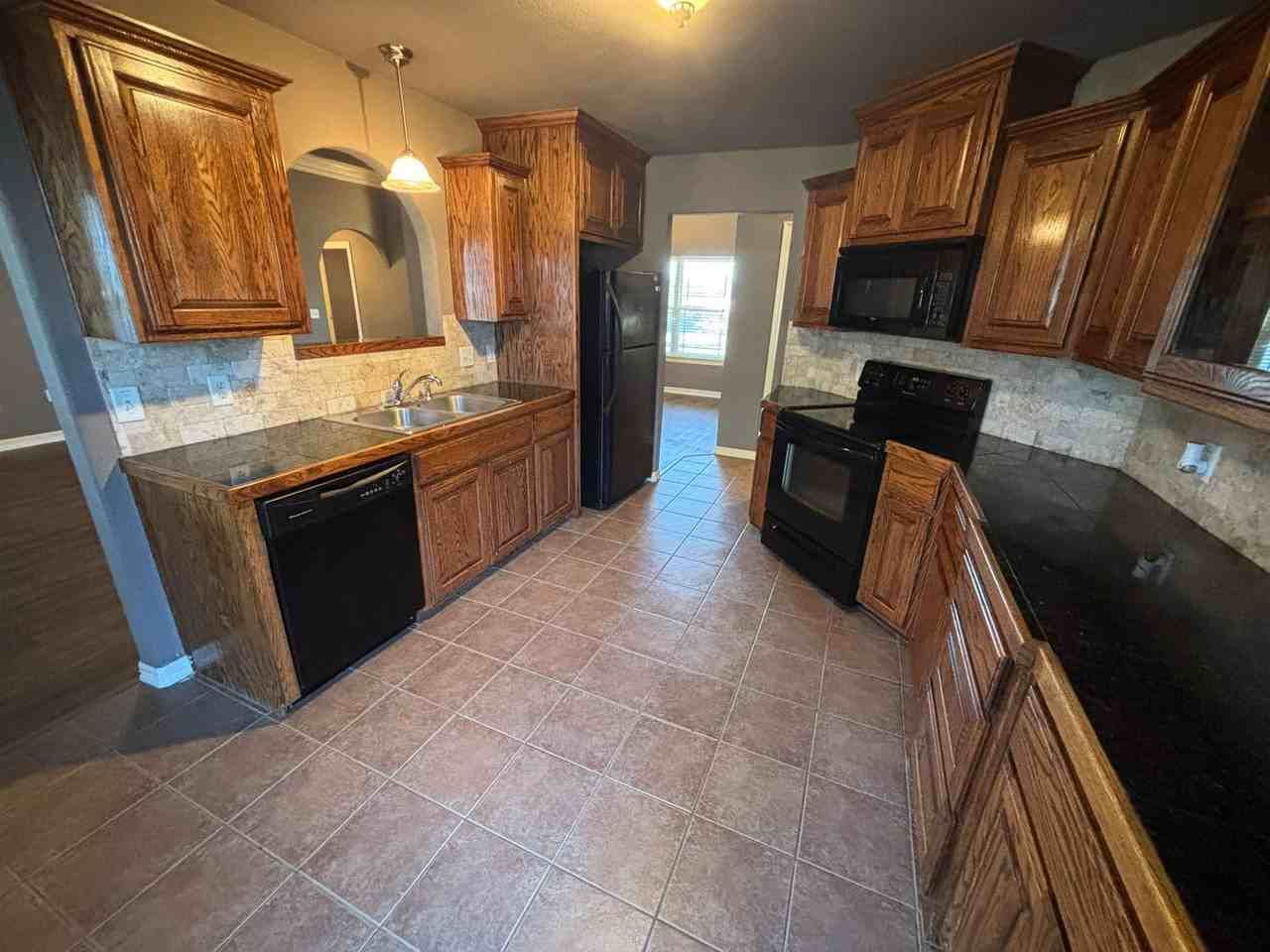 378 Milas St - Photo 6 of 17