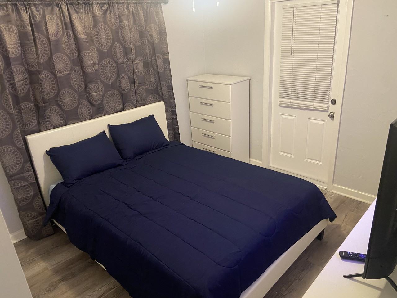 2818 Northwest 9th Court - Photo 2 of 12