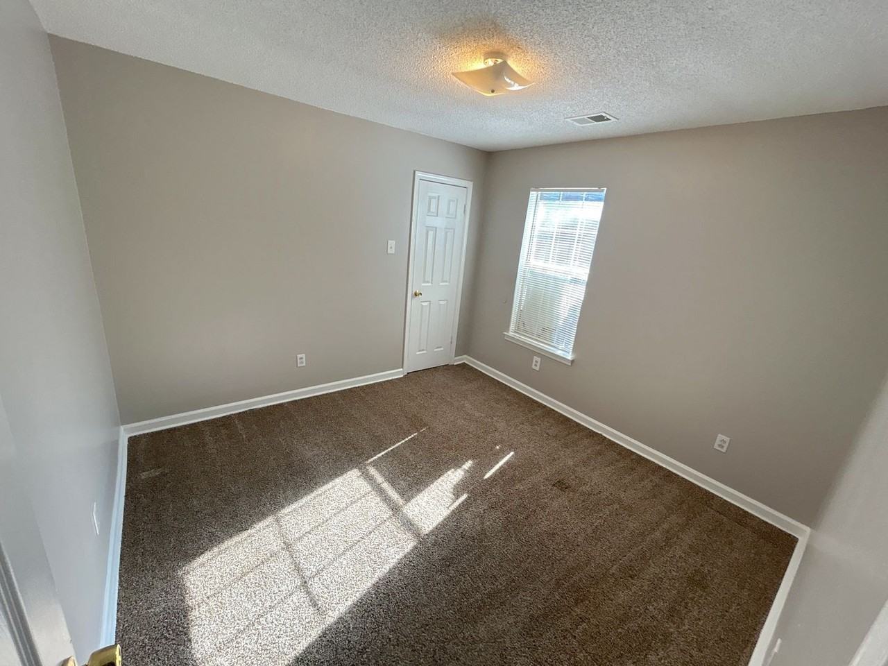 286 Baltic St - Photo 3 of 11