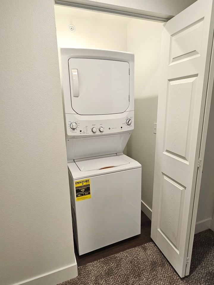 211 E 6th Ave - Photo 6 of 13