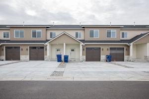 featured image of 916 Home Run Ave