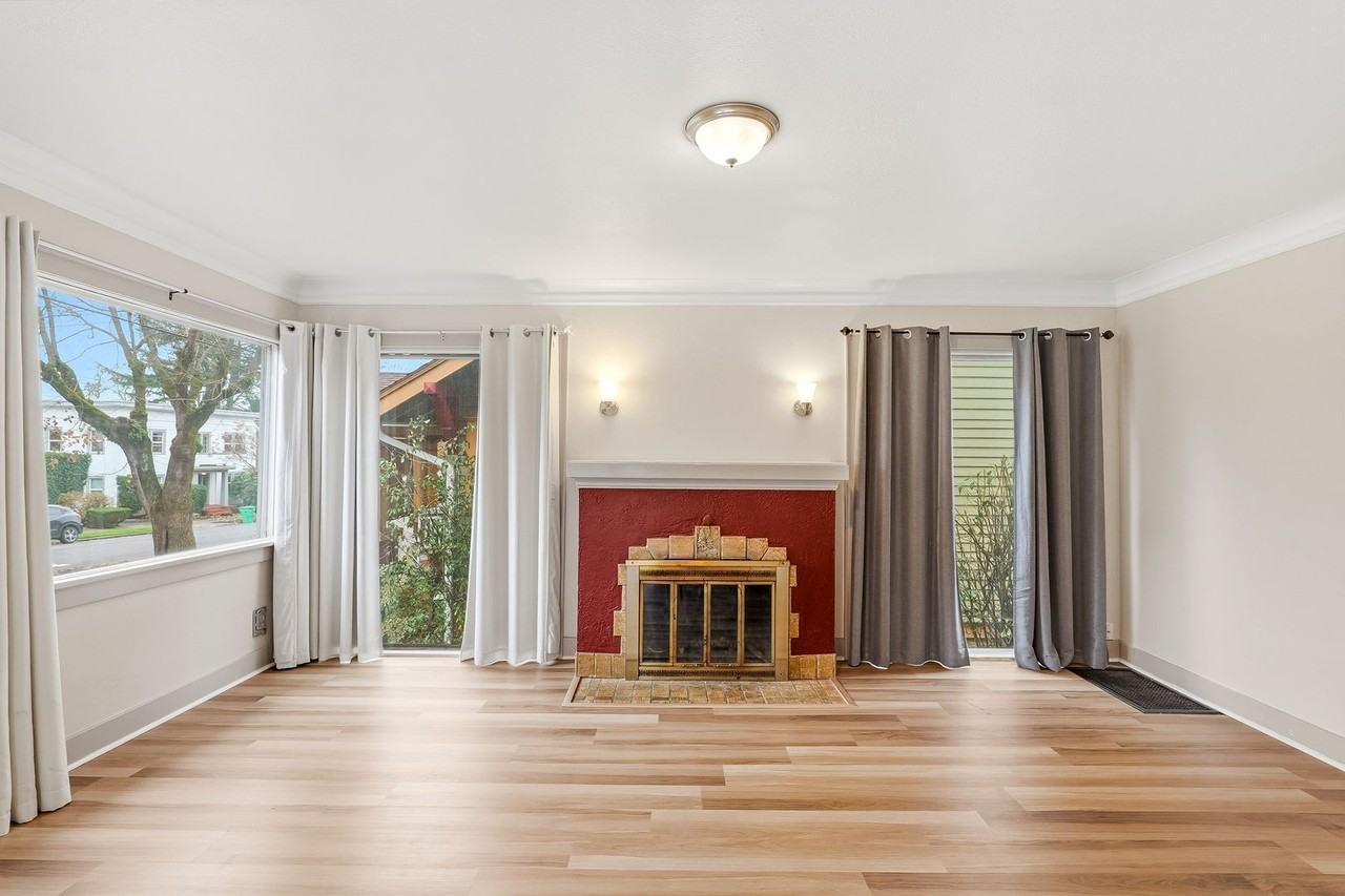 5209 Southeast Hawthorne Boulevard - Photo 3 of 24