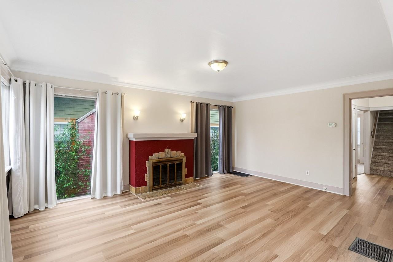 5209 Southeast Hawthorne Boulevard - Photo 4 of 24