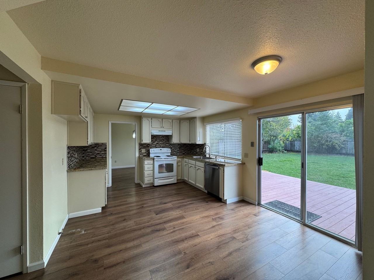 3445 Quincey Ln - Photo 2 of 31