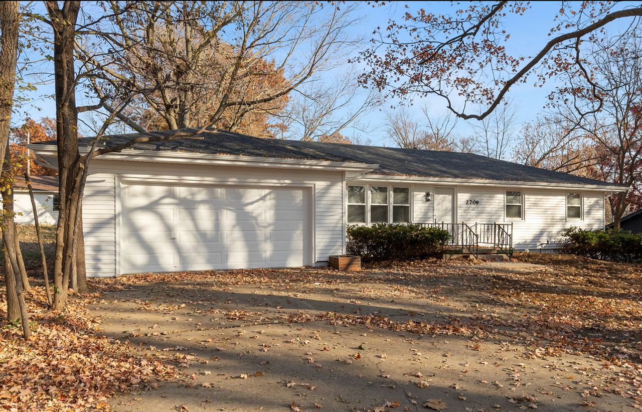 2709 Cedar Crest Drive - Photo 2 of 21
