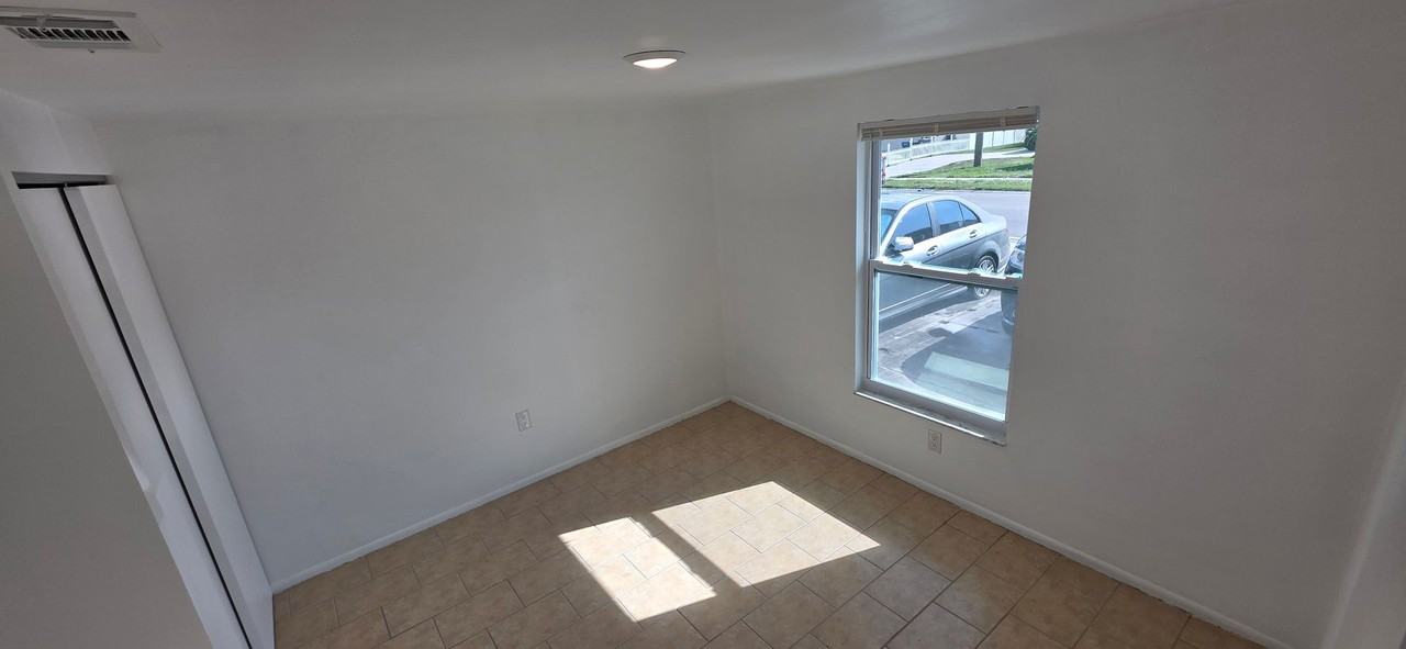 2214 30th Avenue West - Photo 7 of 20