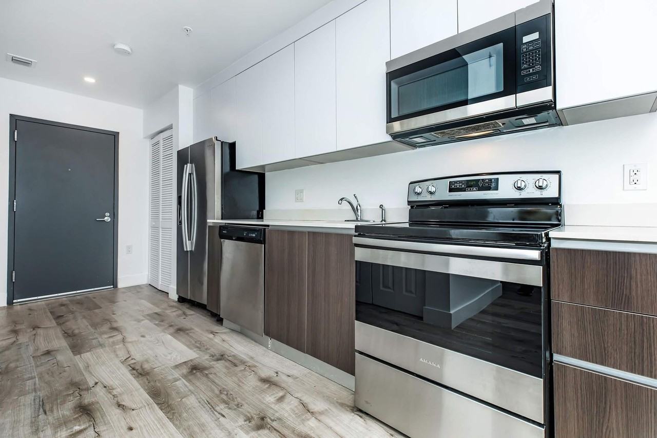 East River Living Apartments - Photo 2 of 29
