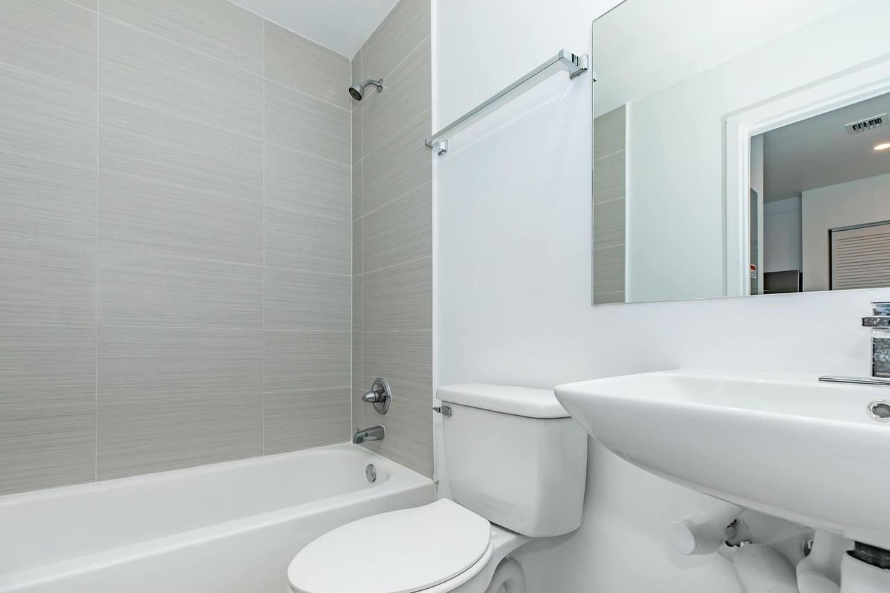 East River Living Apartments - Photo 6 of 29