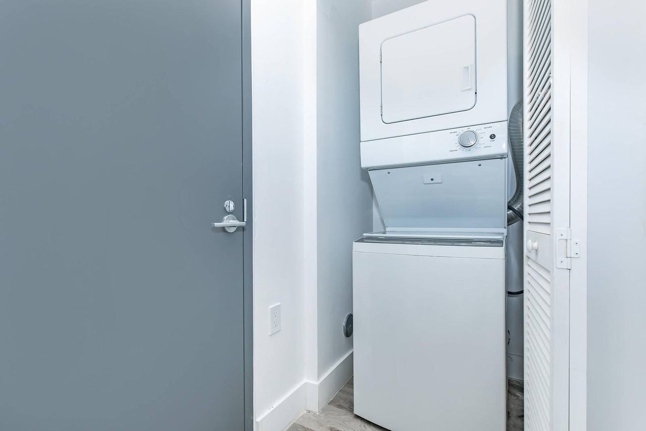 East River Living Apartments - Photo 7 of 29