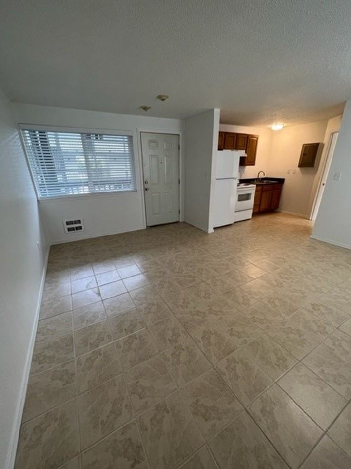 Stateside Flats - Photo 4 of 33