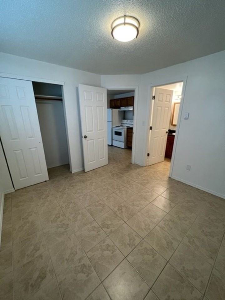 Stateside Flats - Photo 6 of 33