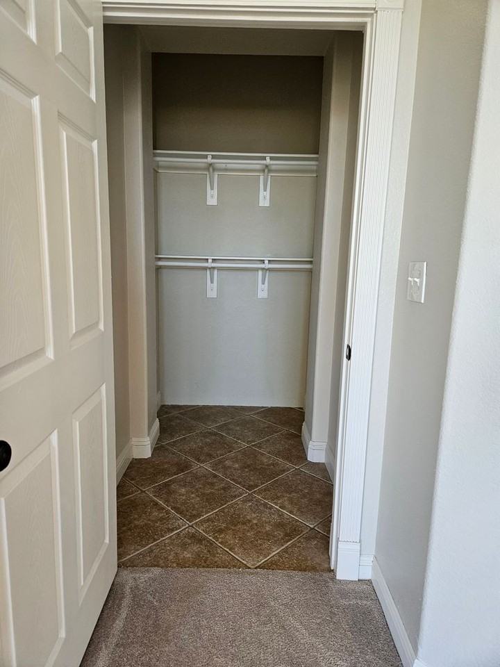 13141 High Crest Rd - Photo 3 of 8