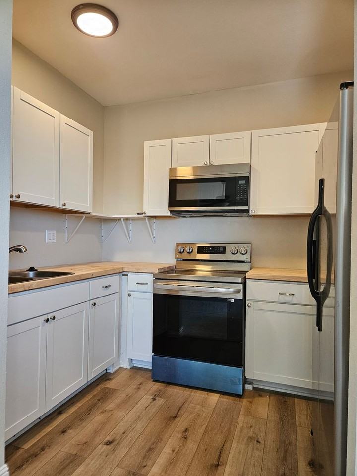 13141 High Crest Rd - Photo 4 of 8