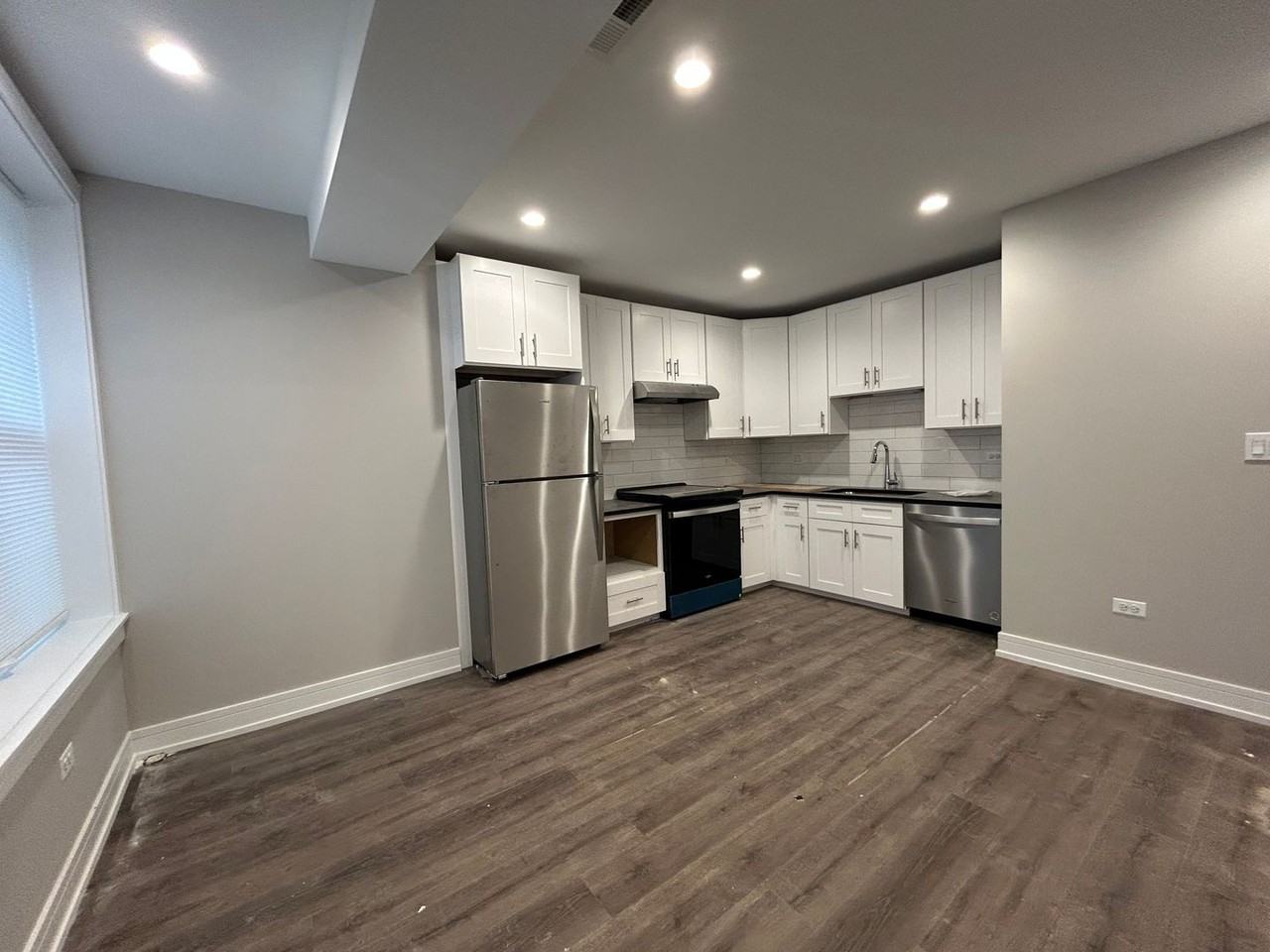 1710 W Lunt - Photo 5 of 17