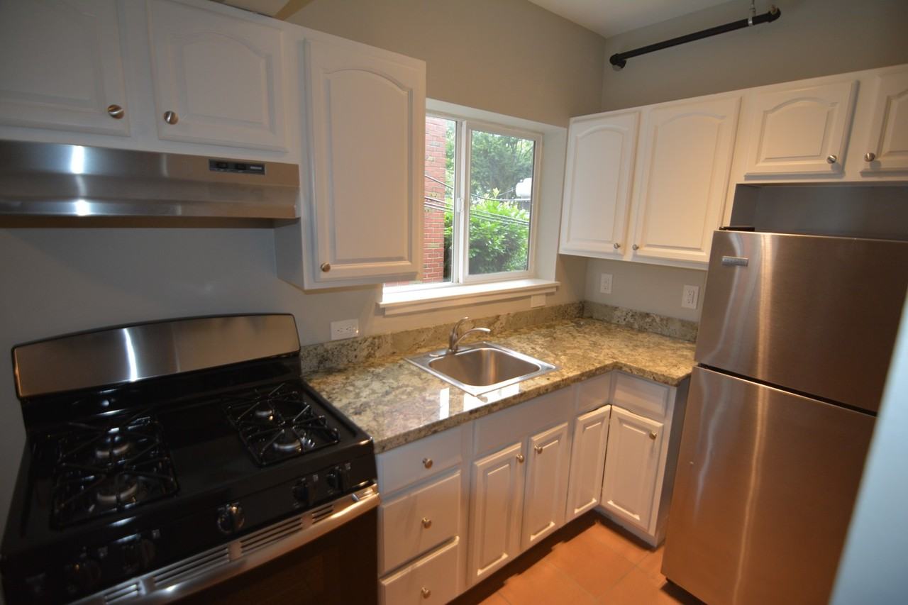 Beacon Apartments - Photo 5 of 16