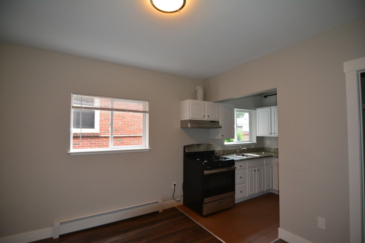 Beacon Apartments - Photo 4 of 16