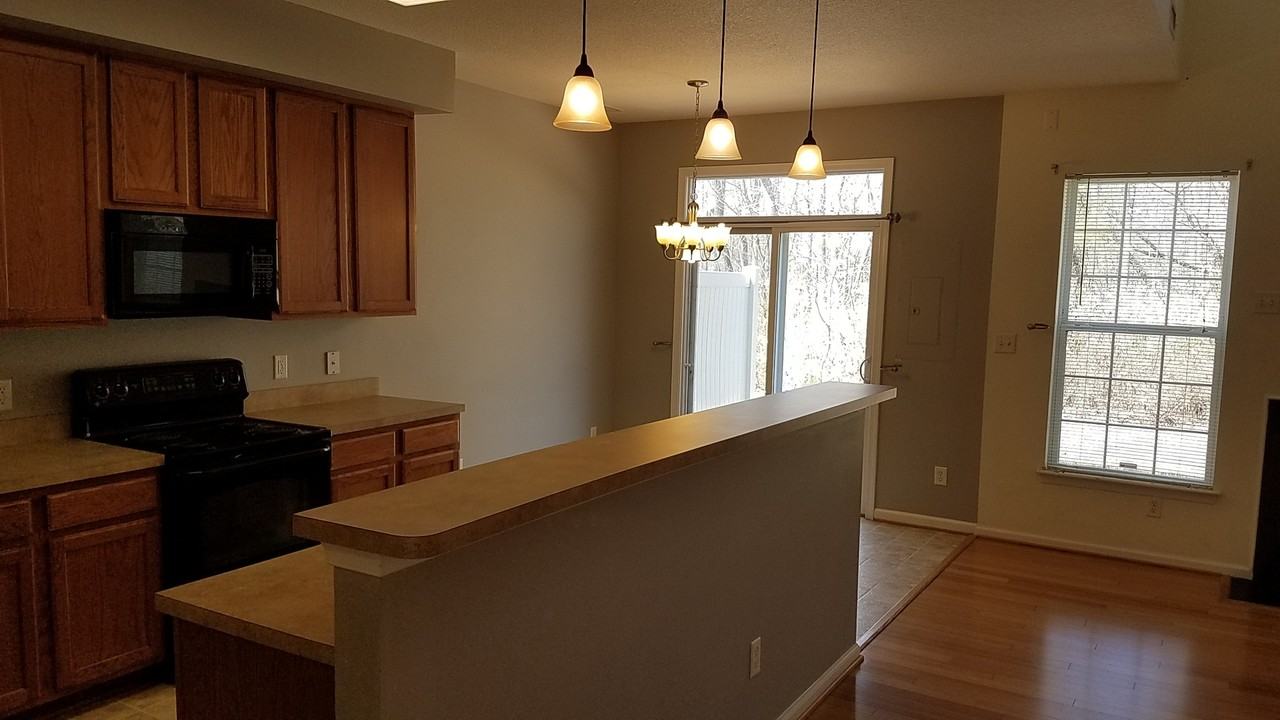 7005 Darby Court - Photo 4 of 24