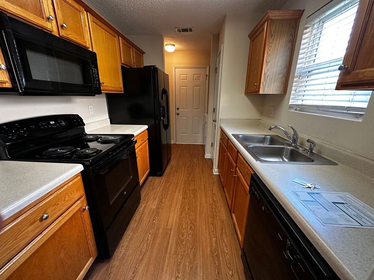 260 Katydid Dr - Photo 4 of 21