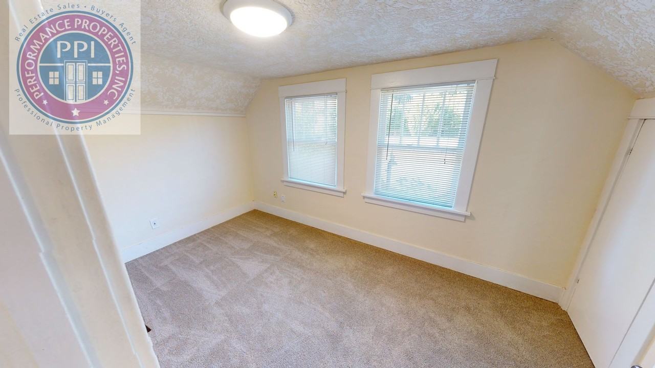 21 Ladd St - Photo 5 of 27