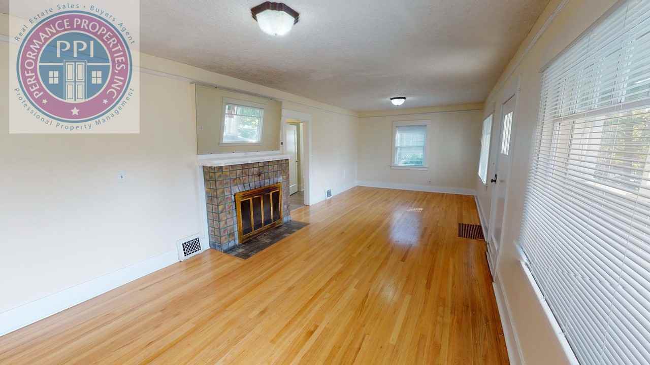 21 Ladd St - Photo 6 of 27