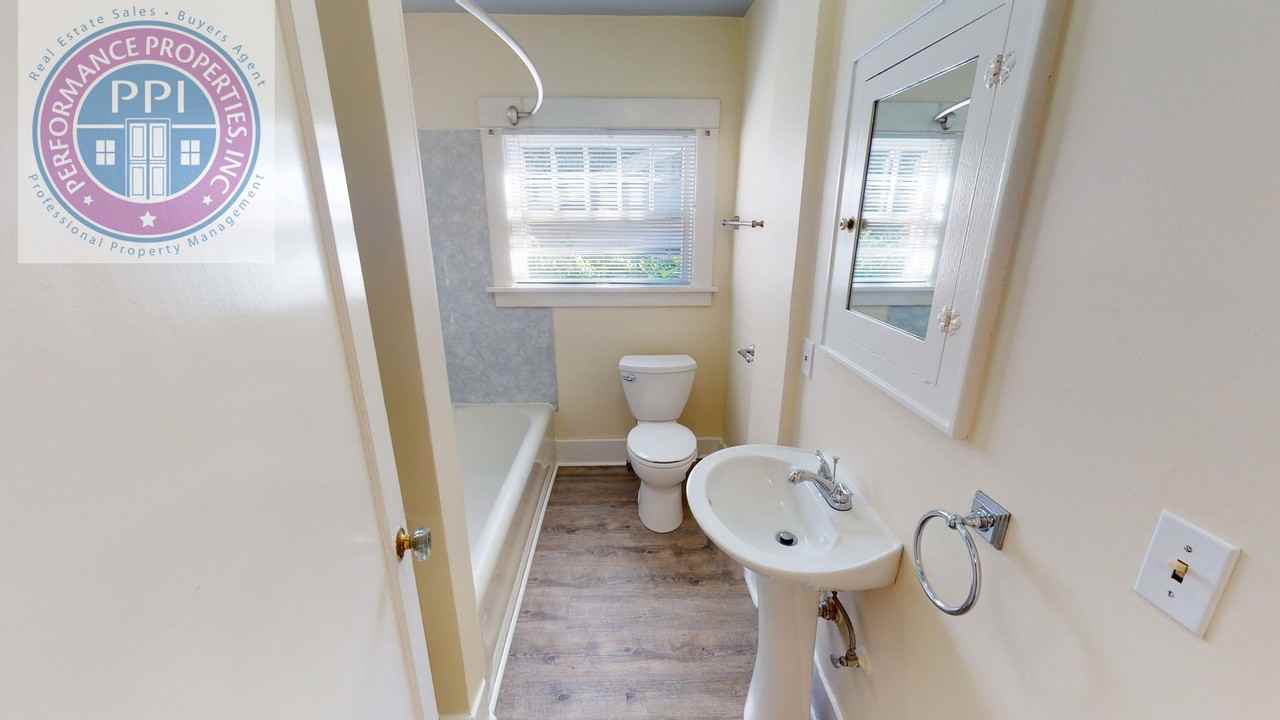 21 Ladd St - Photo 7 of 27