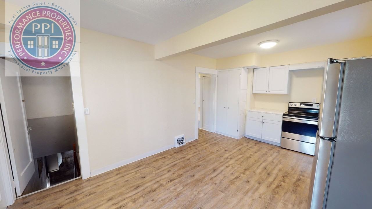 21 Ladd St - Photo 5 of 25