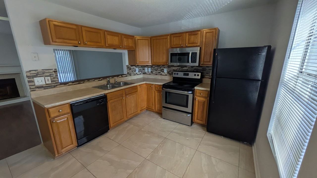 1462 Shenta Oak Dr - Photo 5 of 19