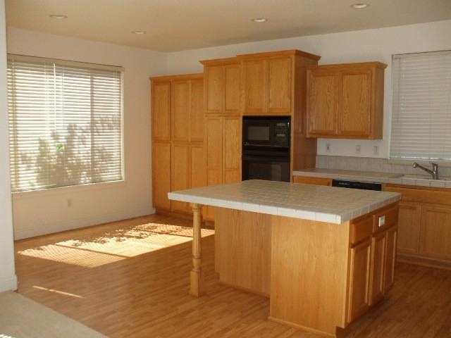 1902 Foster Way - Photo 2 of 16