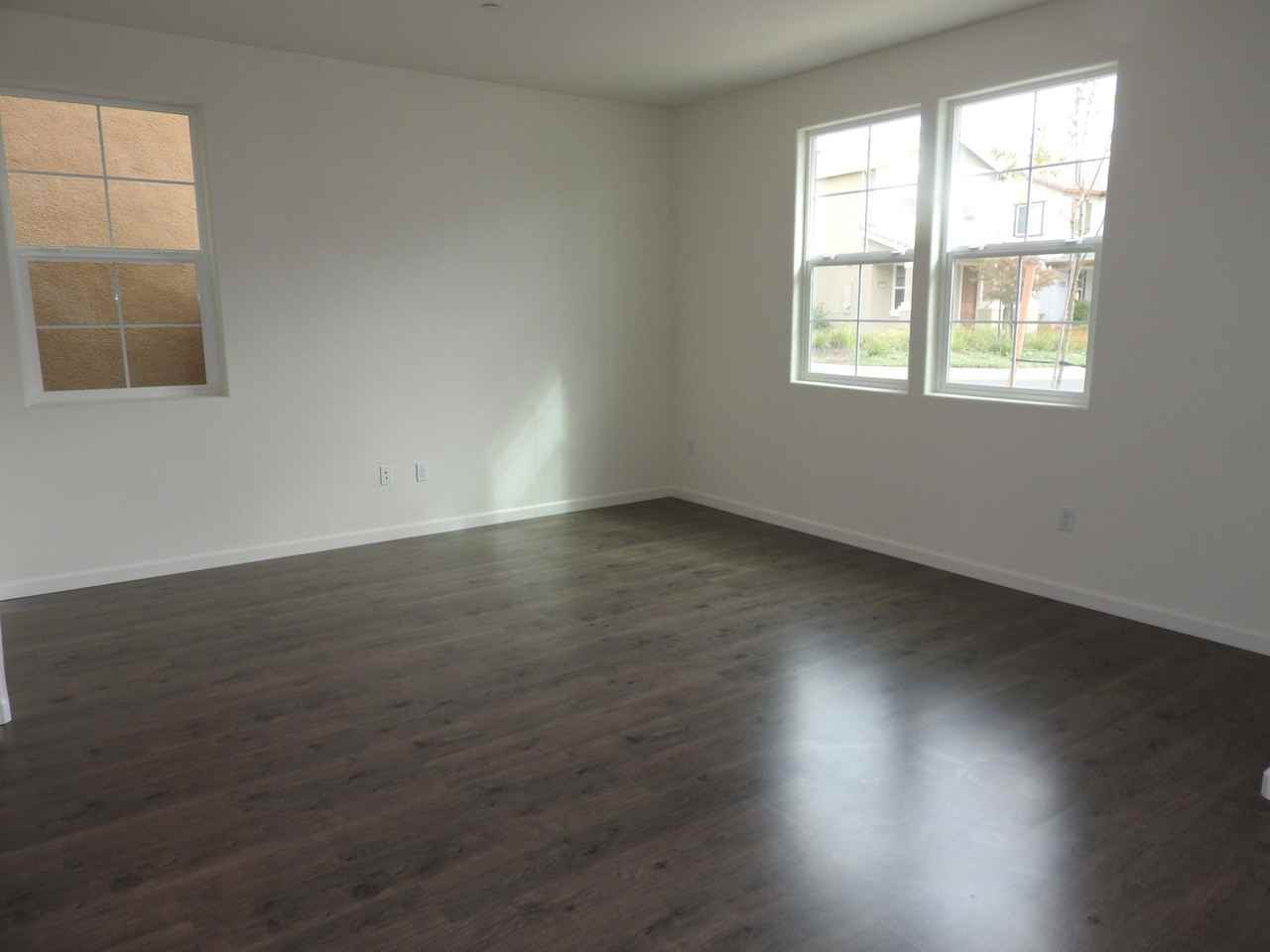 3230 Chelmer Way - Photo 3 of 29