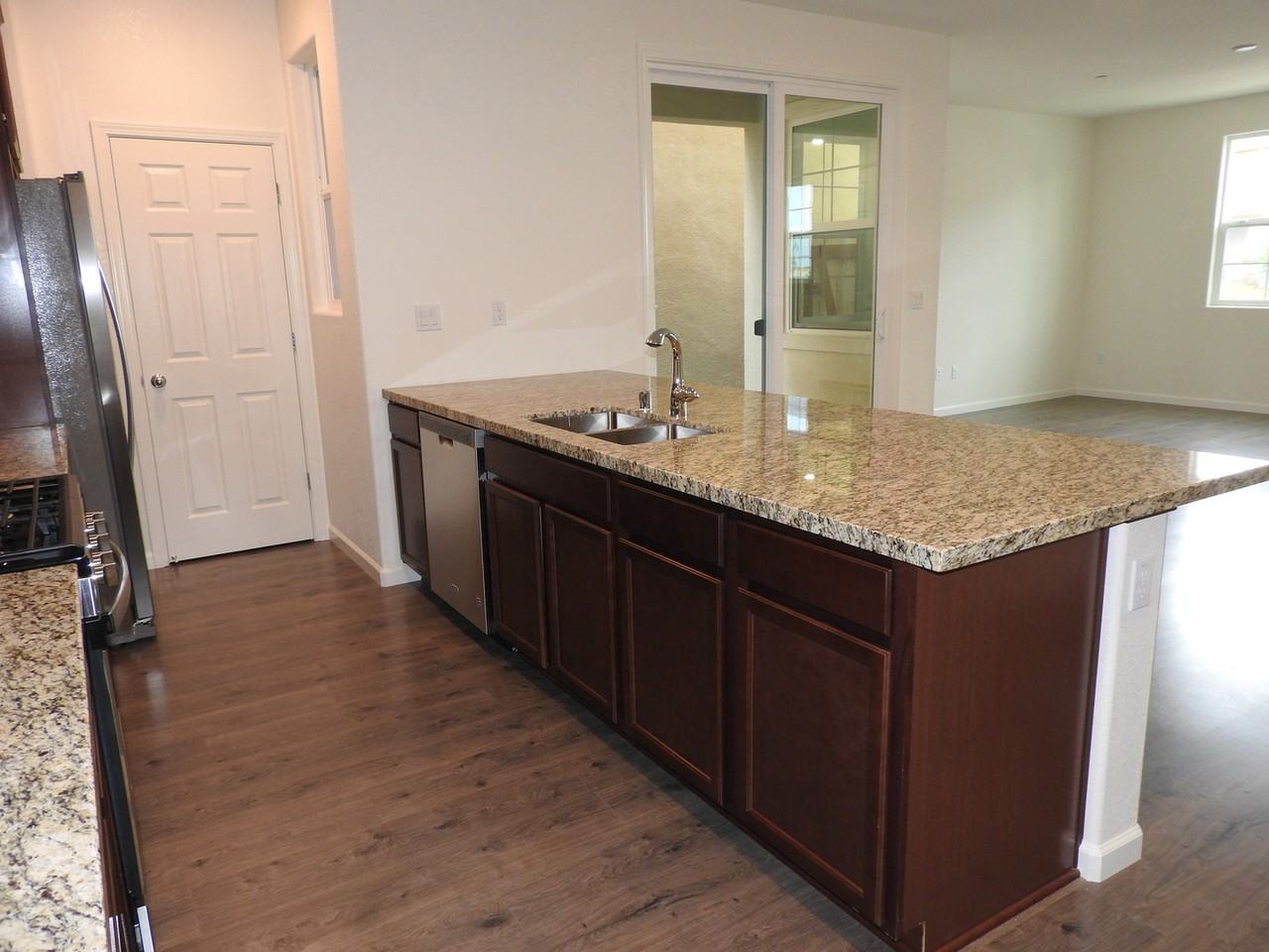 3230 Chelmer Way - Photo 7 of 29