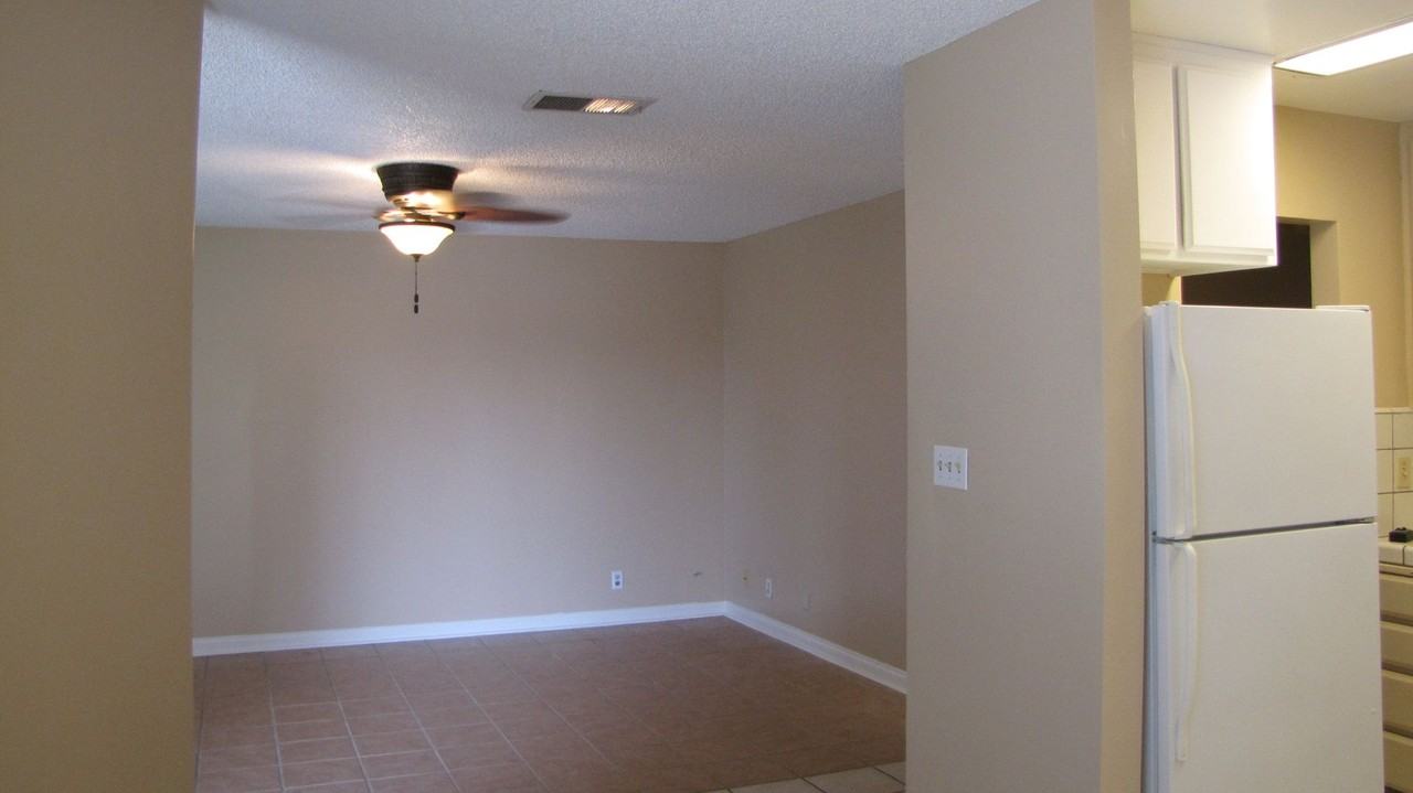 316 Pearson Avenue - Photo 3 of 13