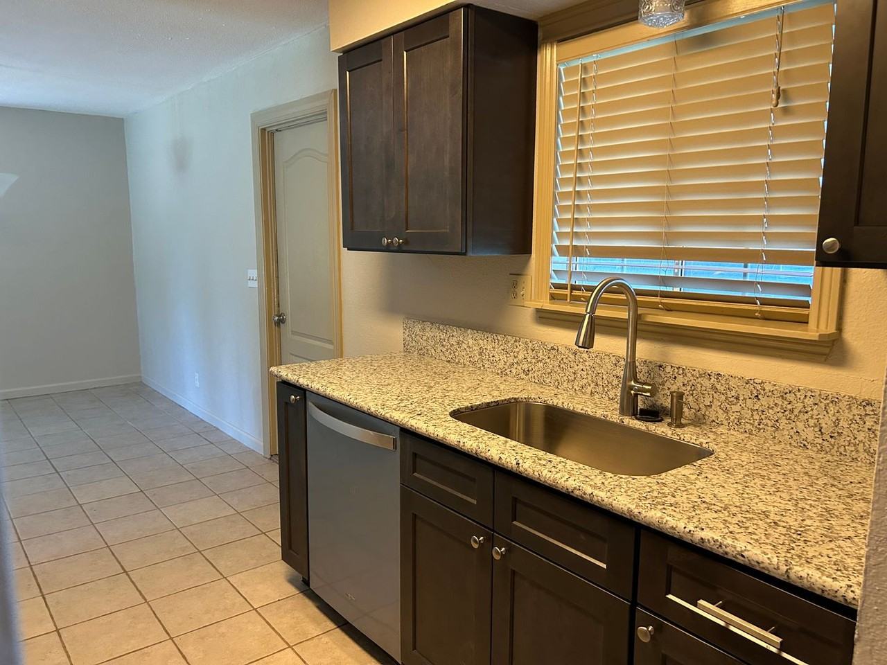 1571 North Lowery Street - Photo 3 of 15