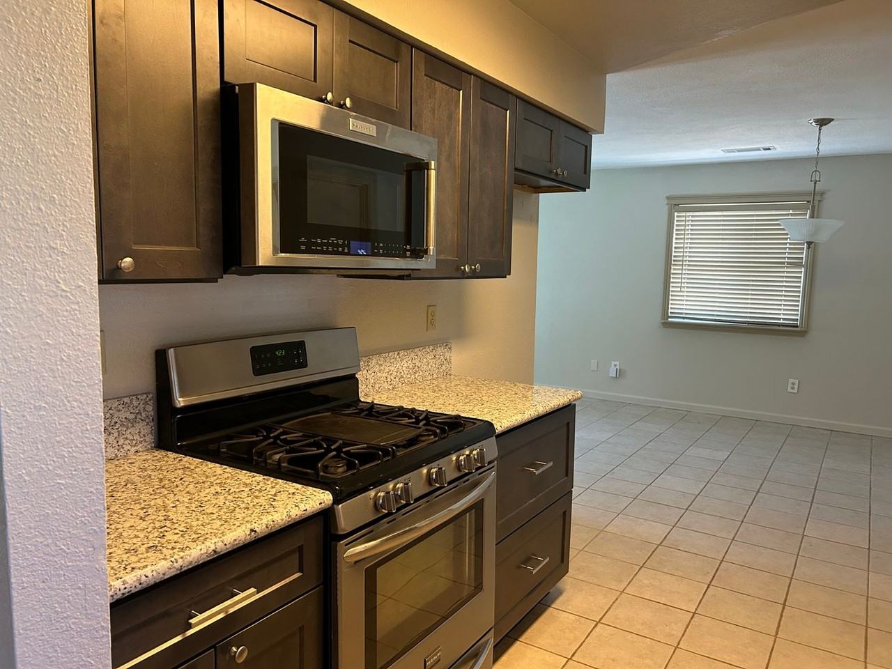 1571 North Lowery Street - Photo 4 of 15