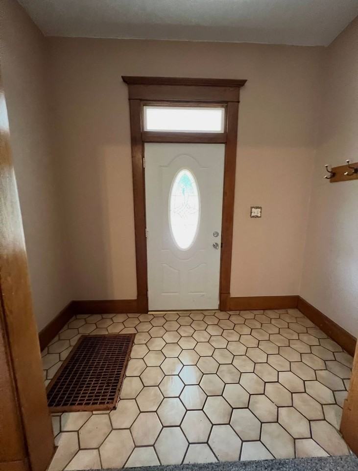 1004 W North St - Photo 6 of 16