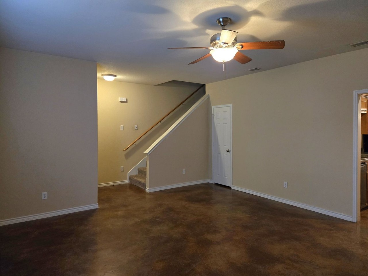 115 Bentwood Drive - Photo 3 of 15