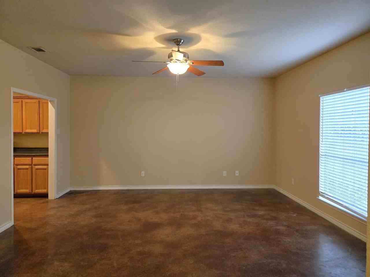 115 Bentwood Drive - Photo 4 of 15